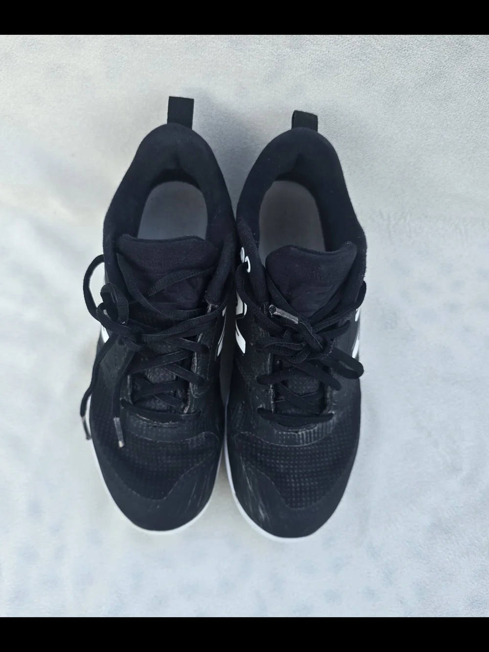 New Balance Unisex Fresh Foam Velo V3 Softball Baseball Cleats Black + White VGC